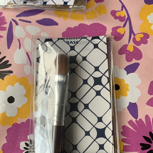 Brushes - Picture 4 of 5